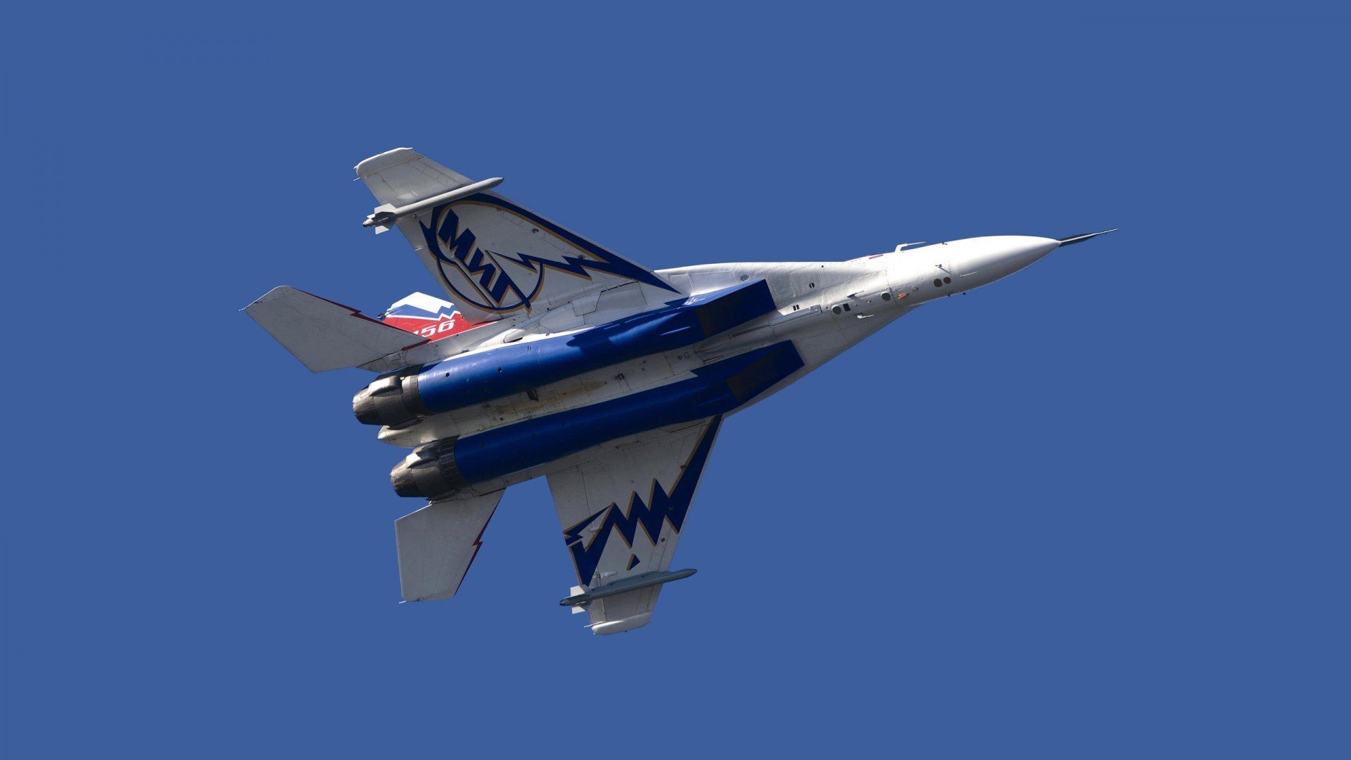 边后卫是否承担更多战术指令传达职责,边后卫技术